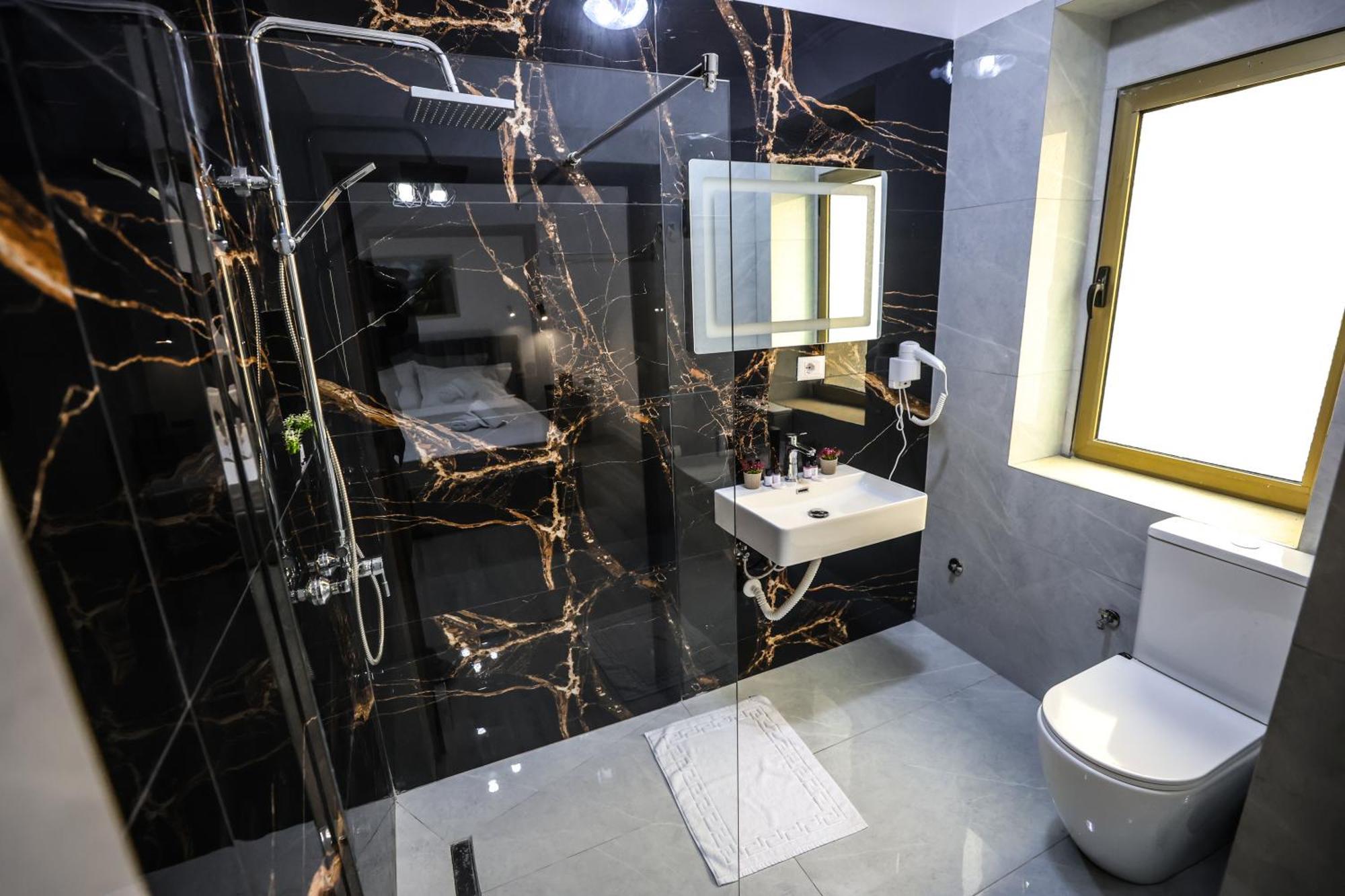 Vila Alizee Hotel Tirana Esterno foto