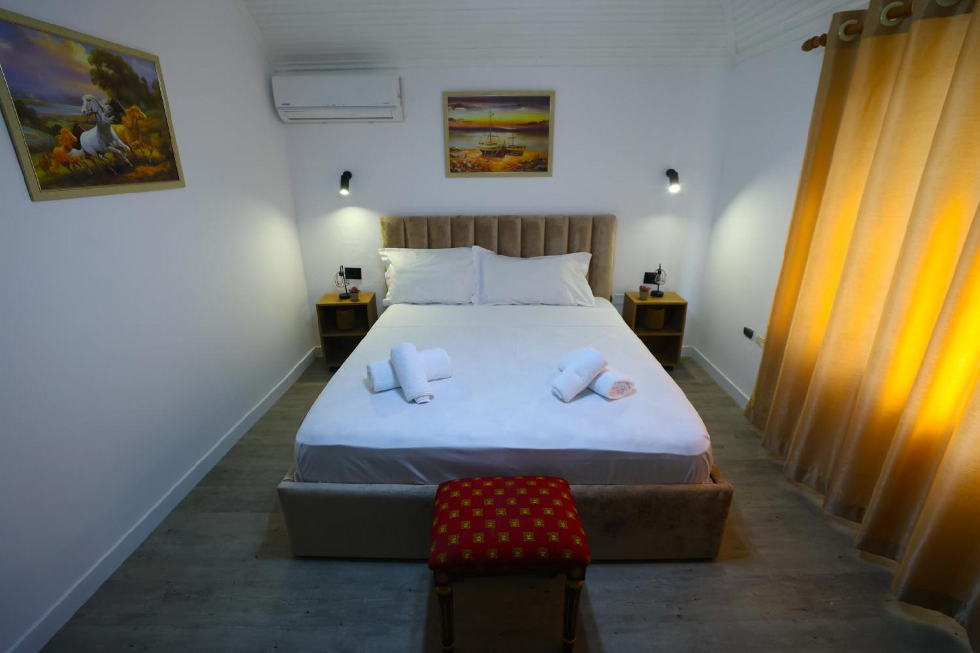 Vila Alizee Hotel Tirana Esterno foto