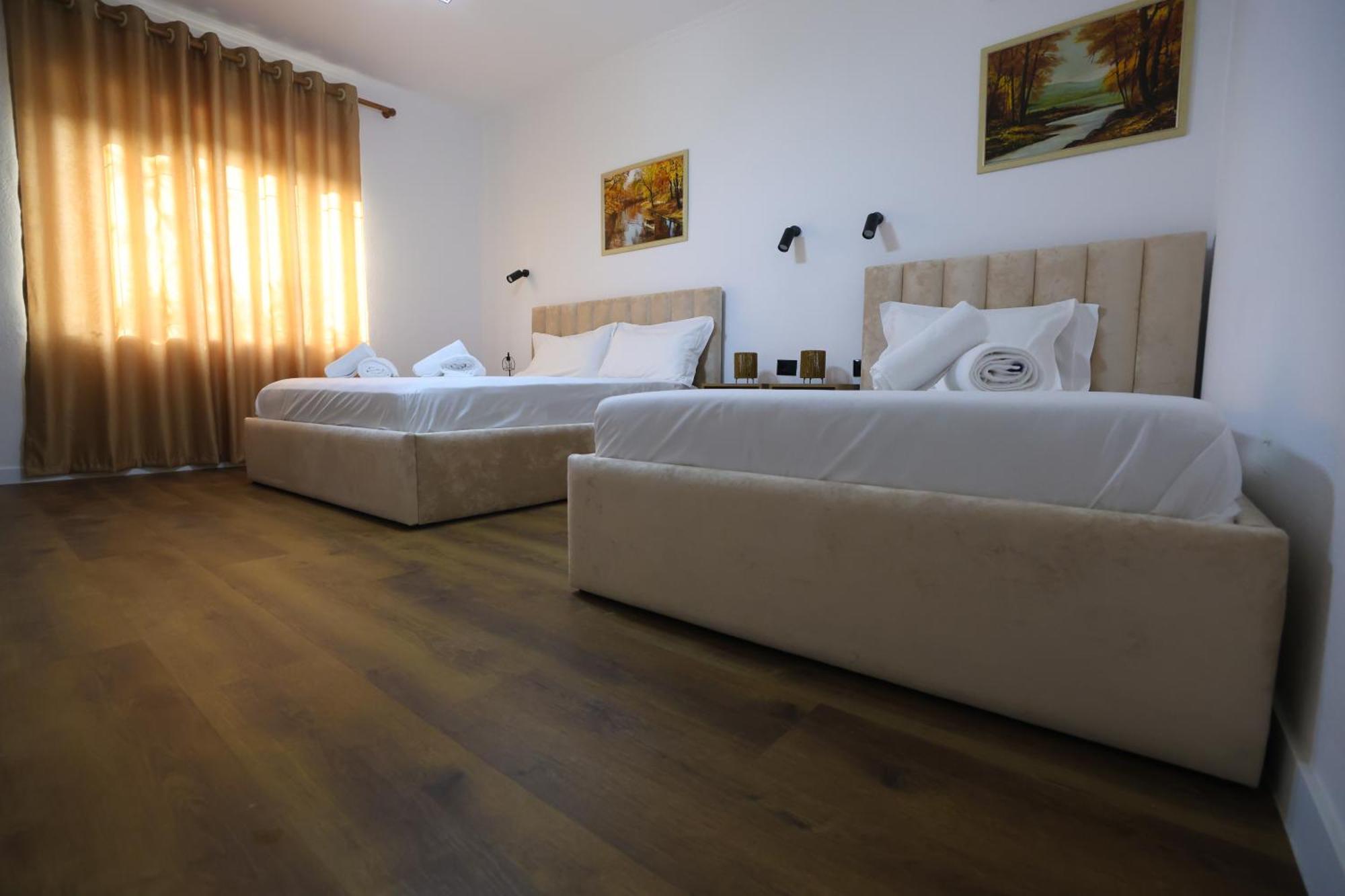 Vila Alizee Hotel Tirana Esterno foto