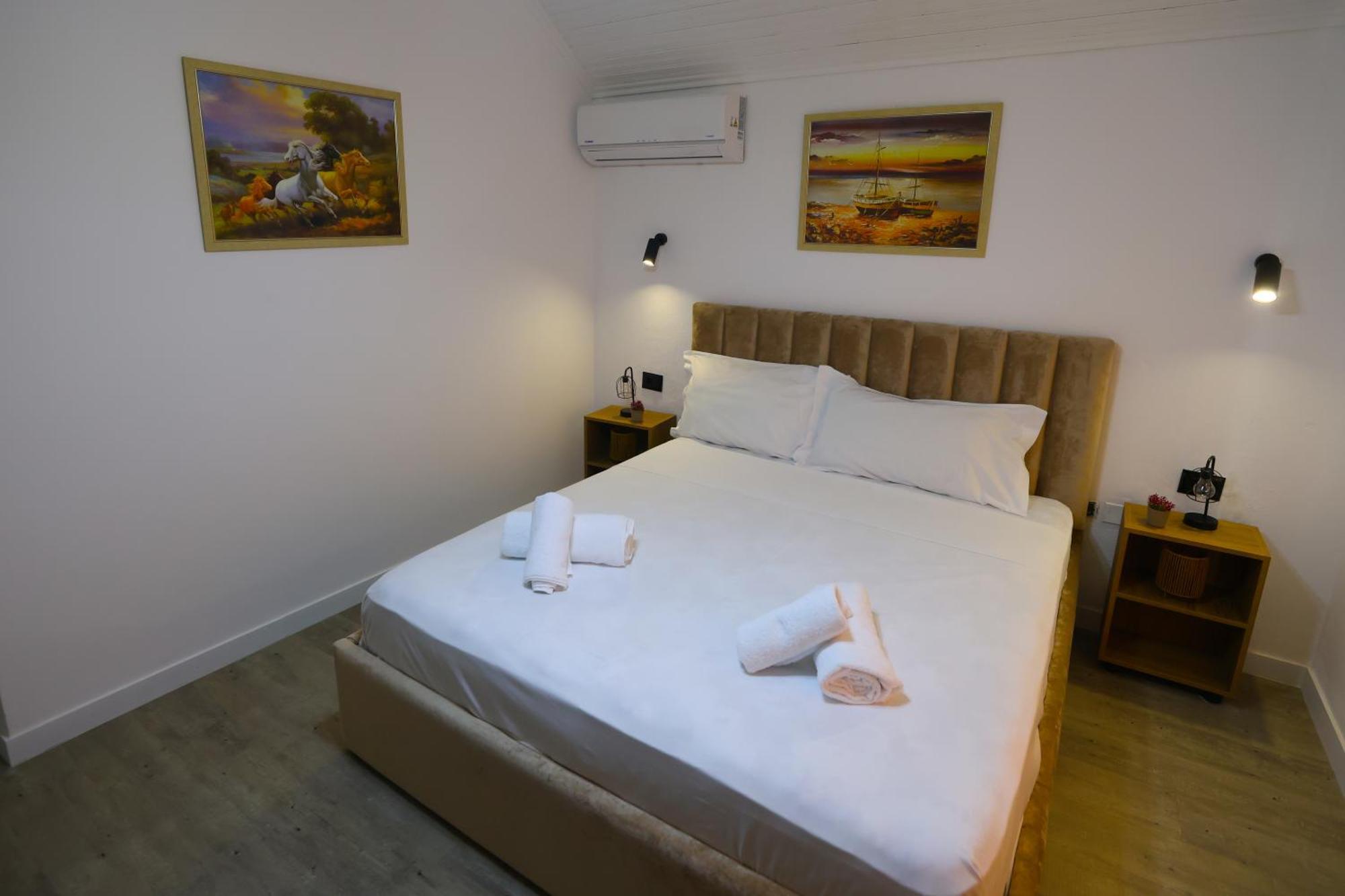 Vila Alizee Hotel Tirana Esterno foto