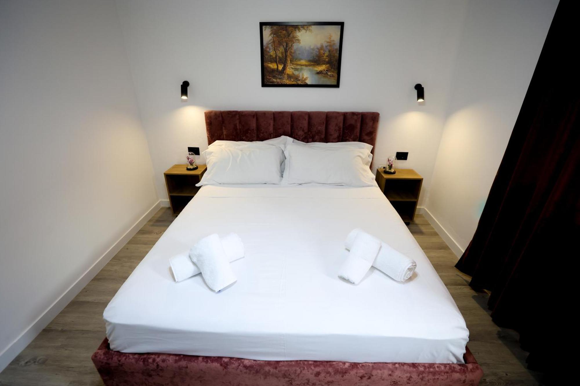 Vila Alizee Hotel Tirana Esterno foto