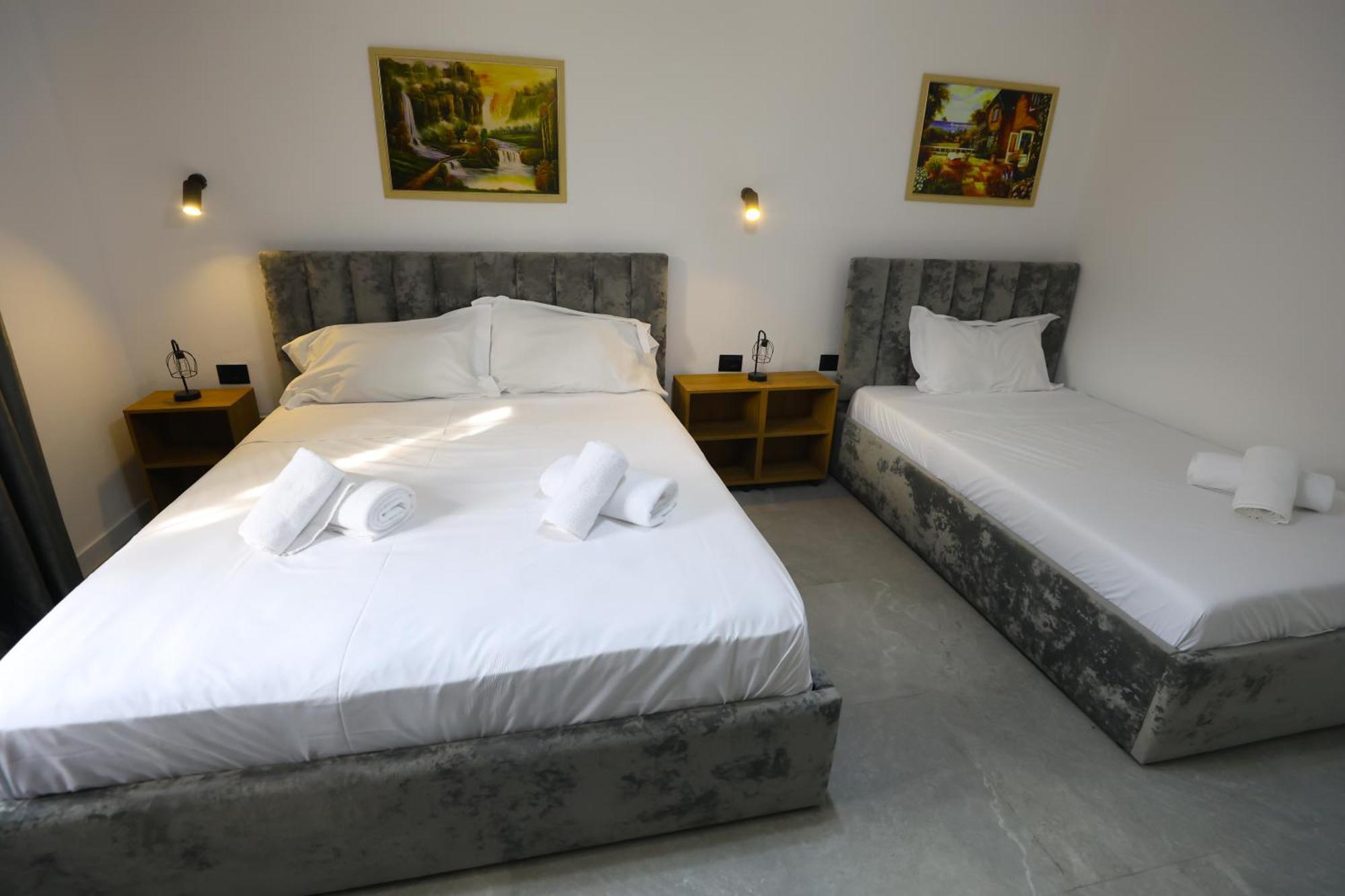 Vila Alizee Hotel Tirana Esterno foto