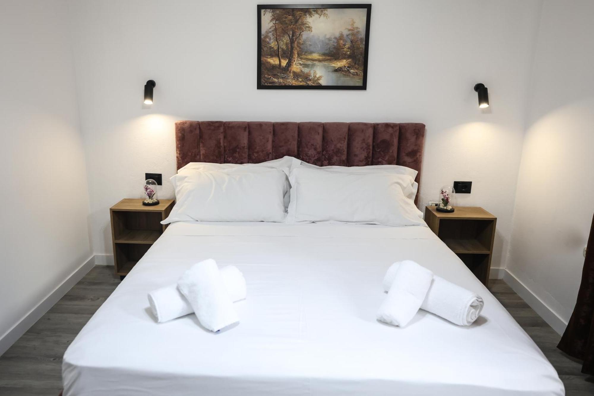 Vila Alizee Hotel Tirana Esterno foto