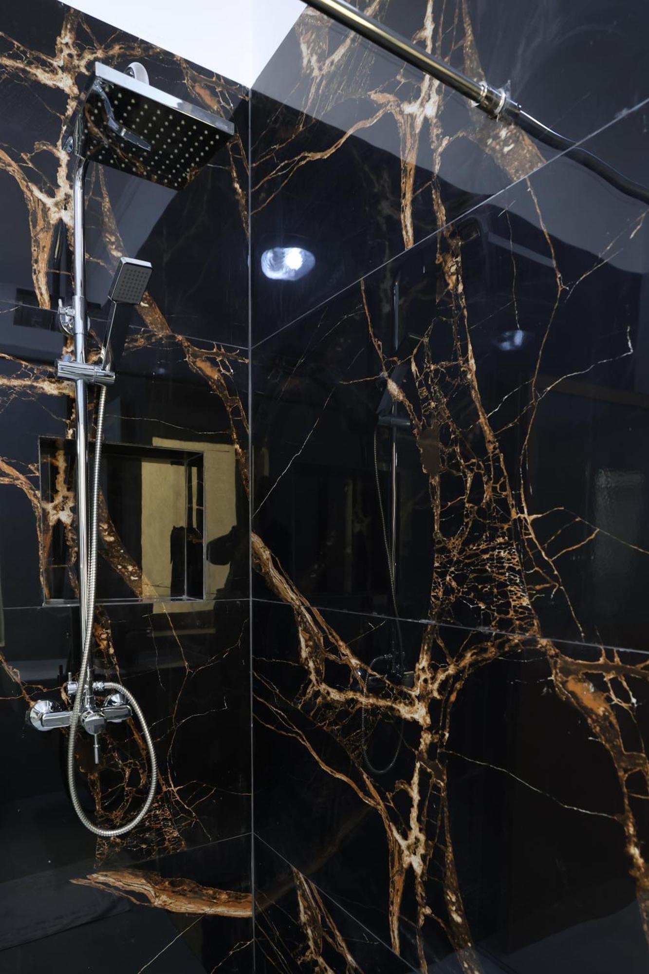 Vila Alizee Hotel Tirana Esterno foto